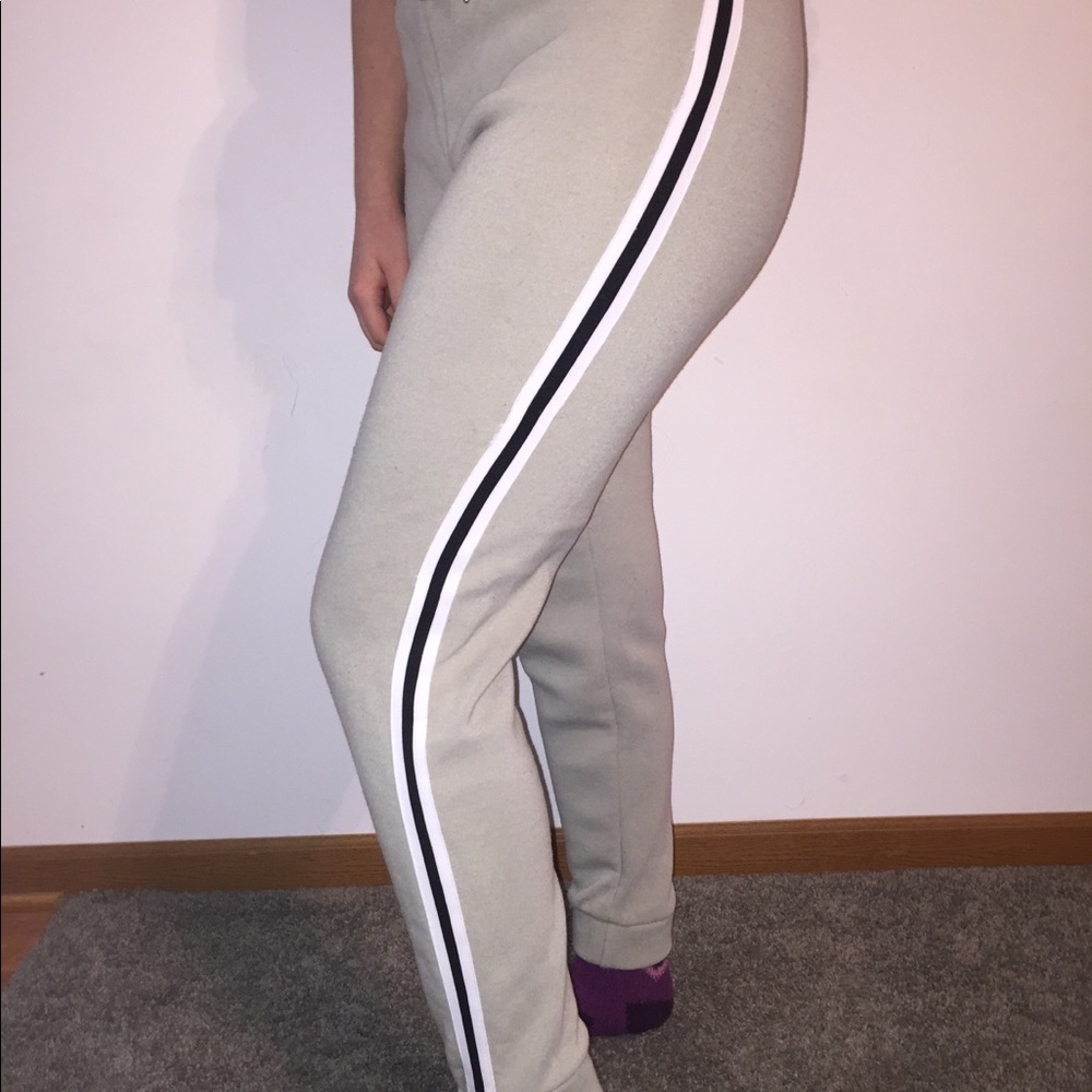 Sweatpants - Picture 2 of 4